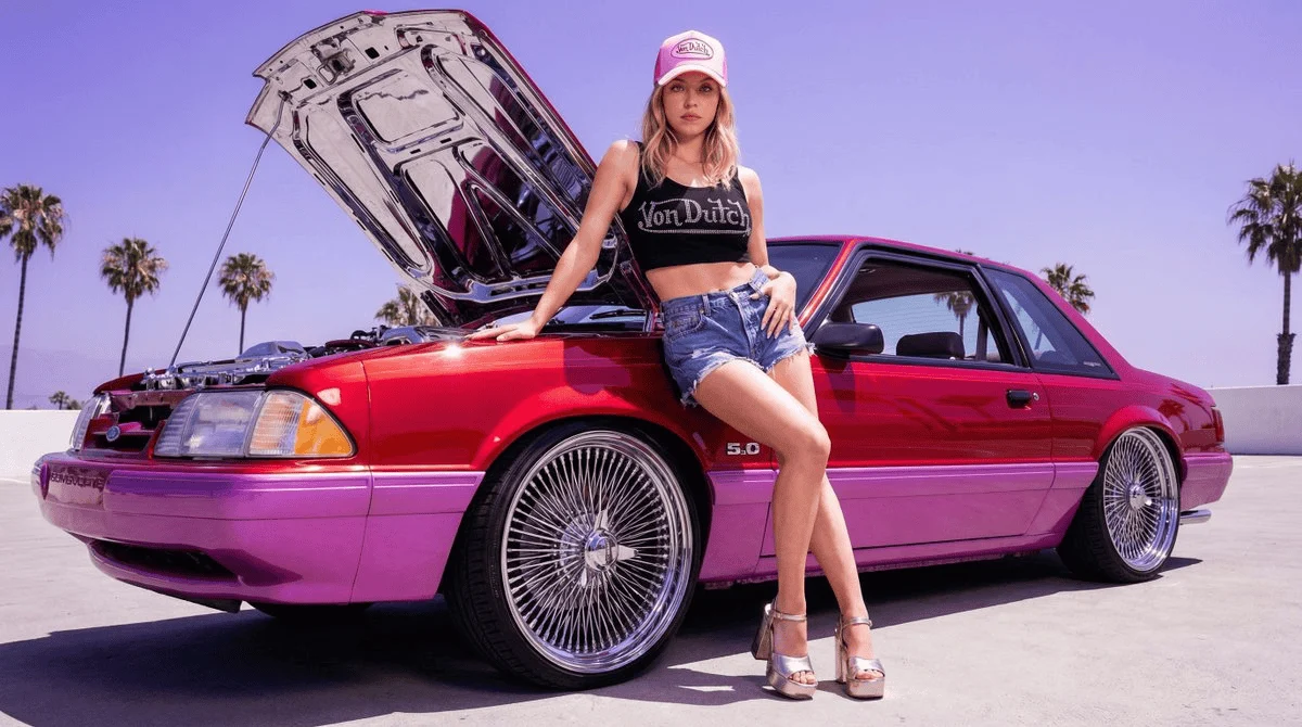 American Vintage Hot Girl & Muscle Car