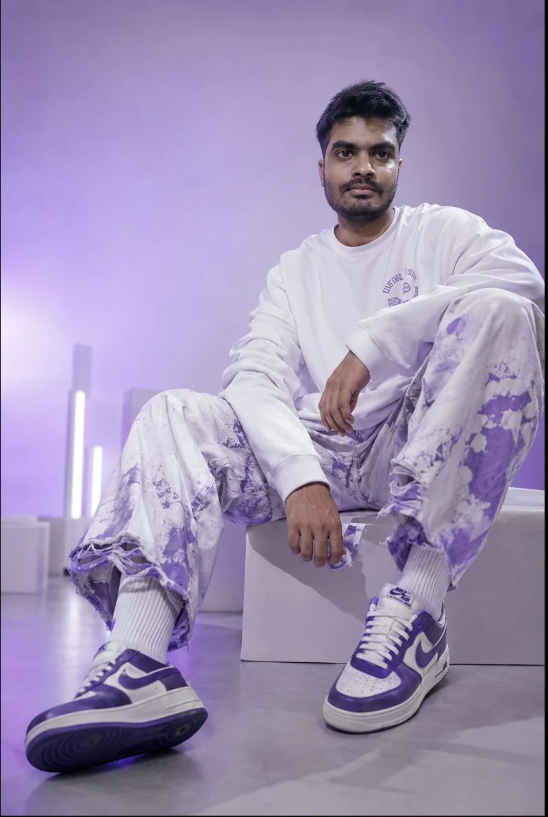 Estado de ánimo morado. Conjunto blanco. Cero ruido. 💜✨